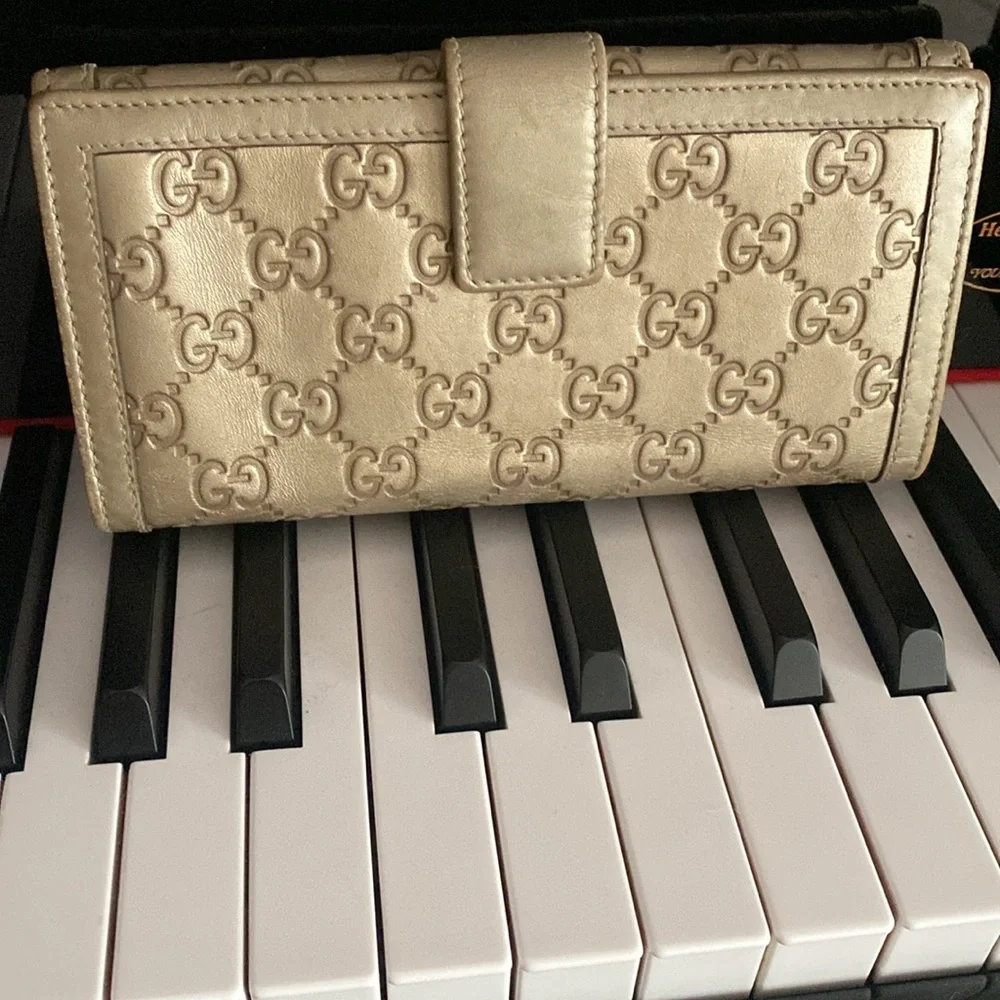 Gucci Guccissima Interlocking GG Wallet - Picture 2 of 11